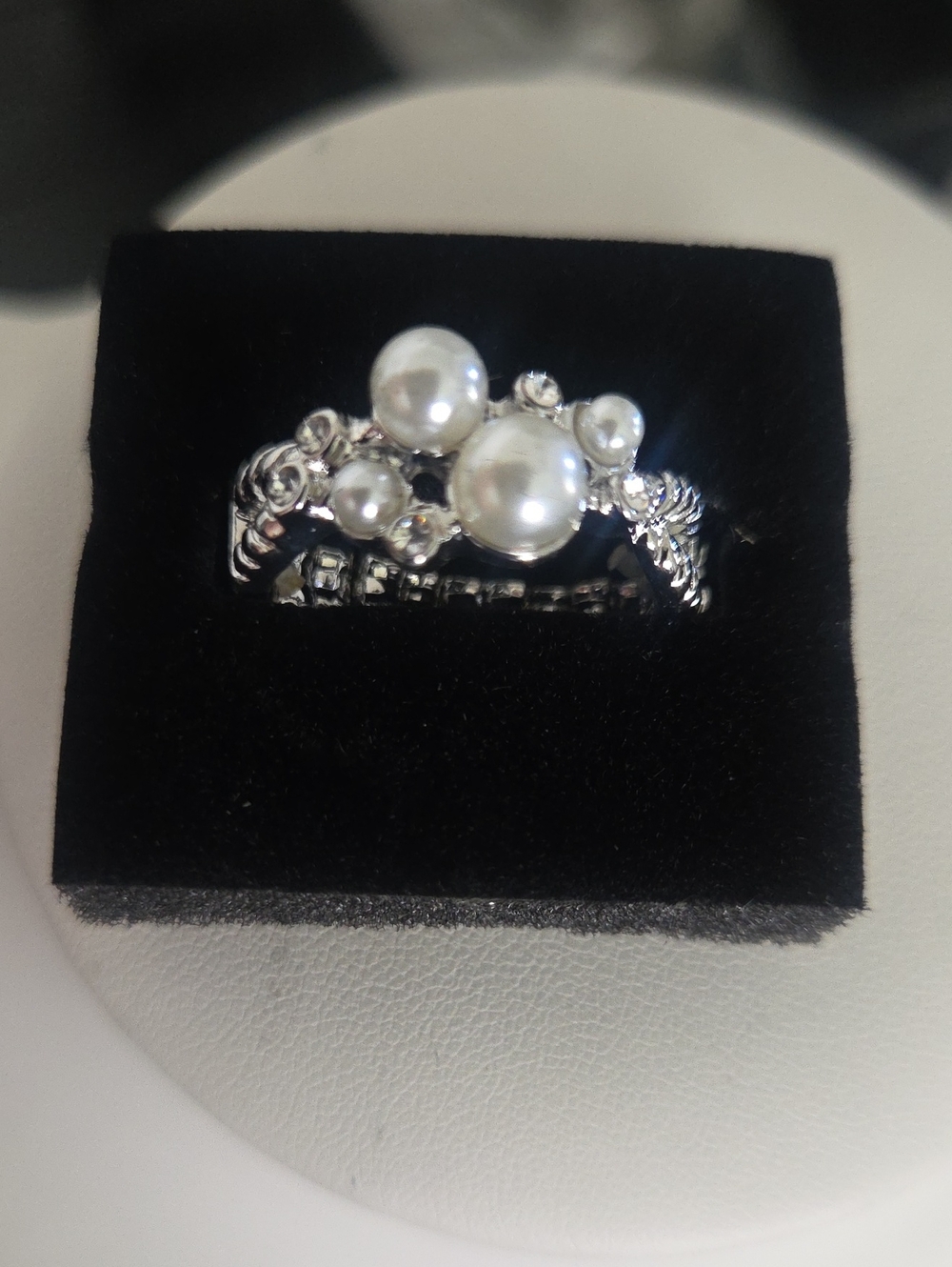 Paparazzi Advant Vintage White Ring NWT